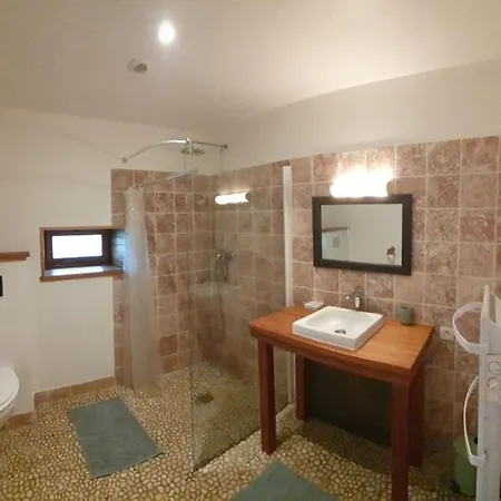Auverg'nature Combrailles 3* Espinasse