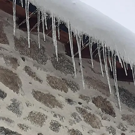 فندق مبيت وإفطار Auverg'nature Combrailles 3*